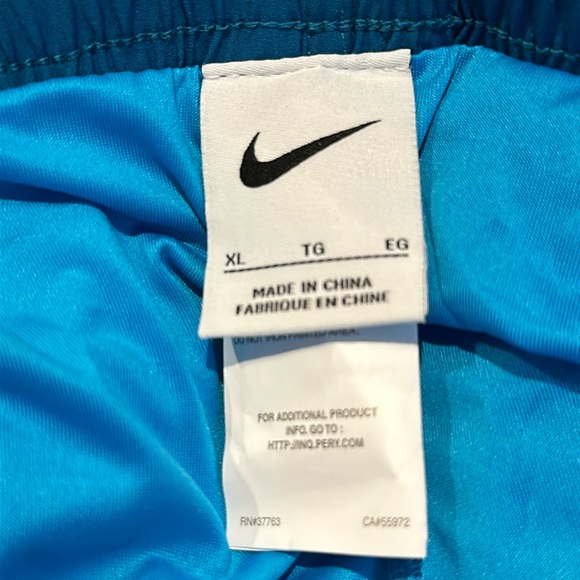 NEW Nike Men's 9" Volley Swim Trunks - Extra Large - Picture 4 of 8